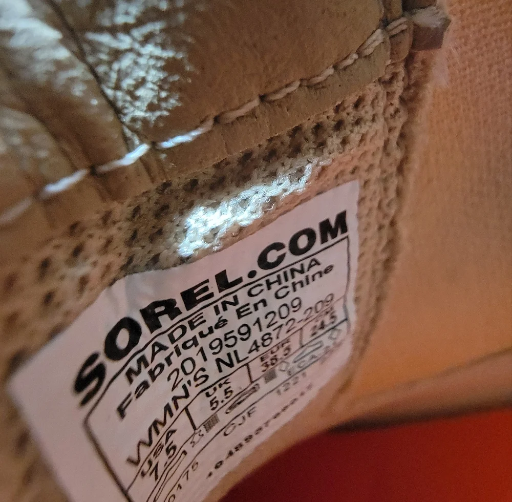 SOREL boots Hi-Line EQ Chelsea style women's size 7.5 suede waterproof
